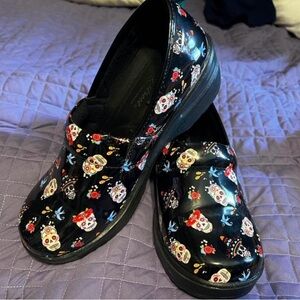 Multicolor nurse clogs